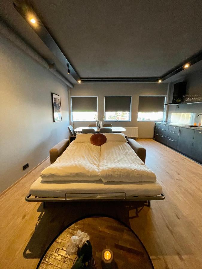 Modern Apartment With Hot Tub In Akureyri Esterno foto